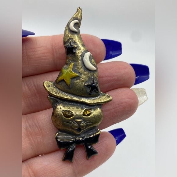 HALLOWEEN KITTY CAT WITH YELLOW, WHITE & BLACK WIZARD HAT BROOCH VINTAGE - Picture 4 of 6